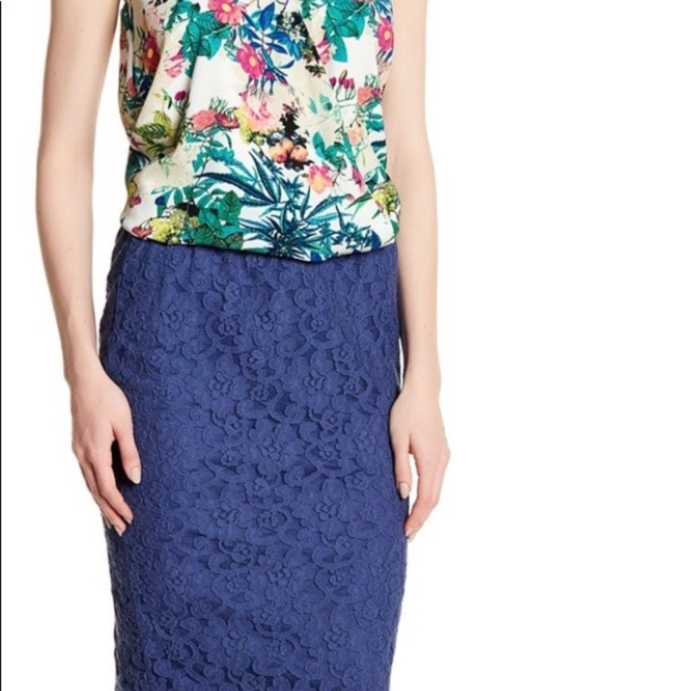 Donated-Bobeau Lace Pencil Skirt